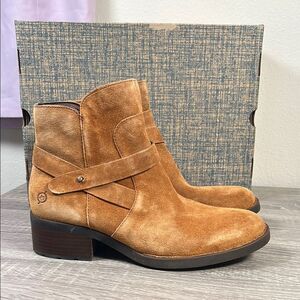 Born Tori Cream Suede Boots